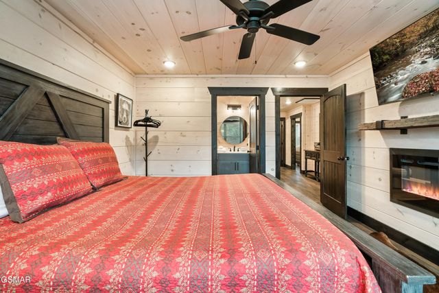 3023 Ridgetop Resort Way, Pigeon Forge, TN 37863