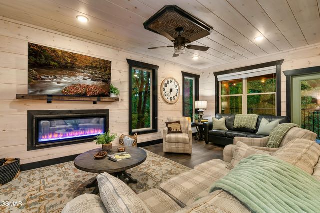 3023 Ridgetop Resort Way, Pigeon Forge, TN 37863