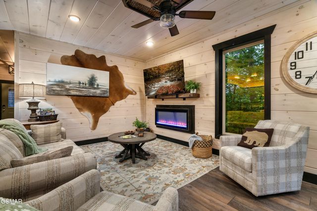 3023 Ridgetop Resort Way, Pigeon Forge, TN 37863