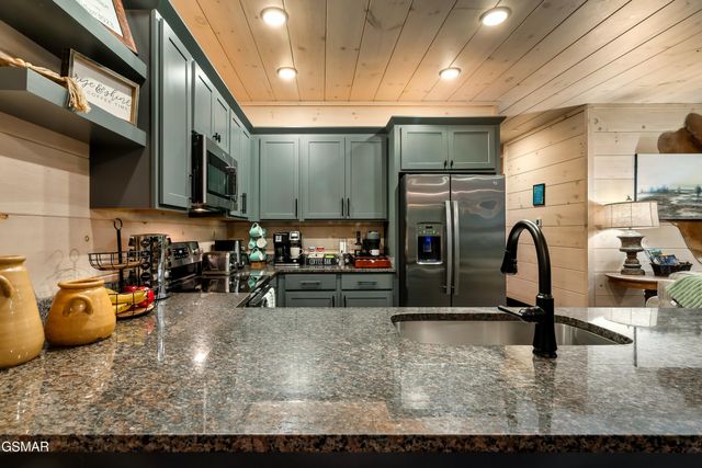 3023 Ridgetop Resort Way, Pigeon Forge, TN 37863