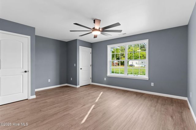 216 Hc Powers Road, Wallace, NC 28466