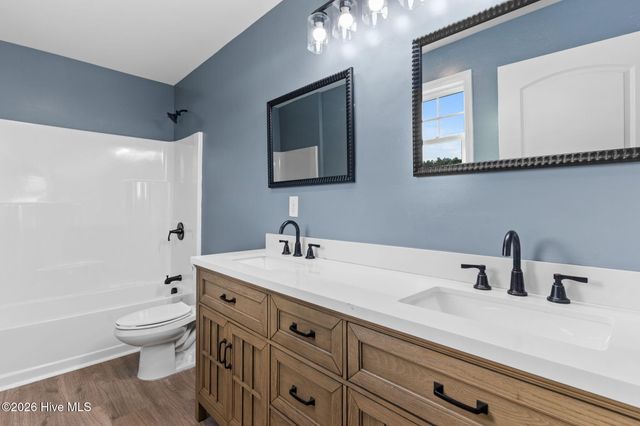 216 Hc Powers Road, Wallace, NC 28466