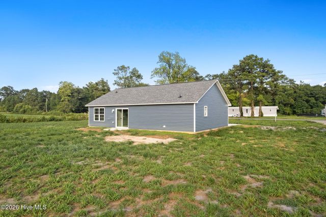 216 Hc Powers Road, Wallace, NC 28466