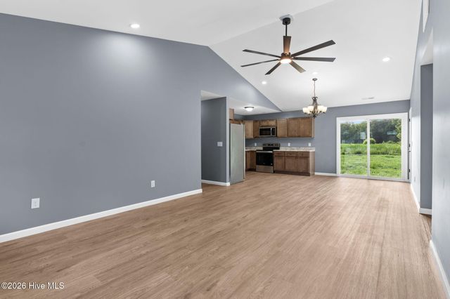 216 Hc Powers Road, Wallace, NC 28466