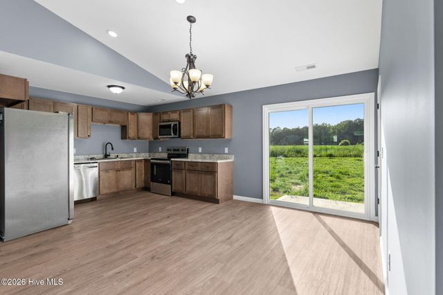216 Hc Powers Road, Wallace, NC 28466