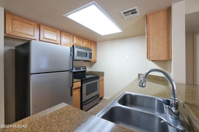 101 S Players Club Dr Apt 22104, Tucson, AZ 85745