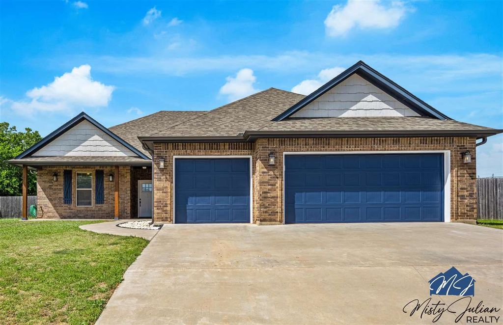 14 Misty Morning Ln, Elgin, OK 73538