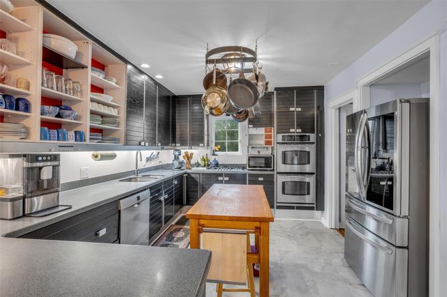 4304 Roseneath Drive, Houston, TX 77021
