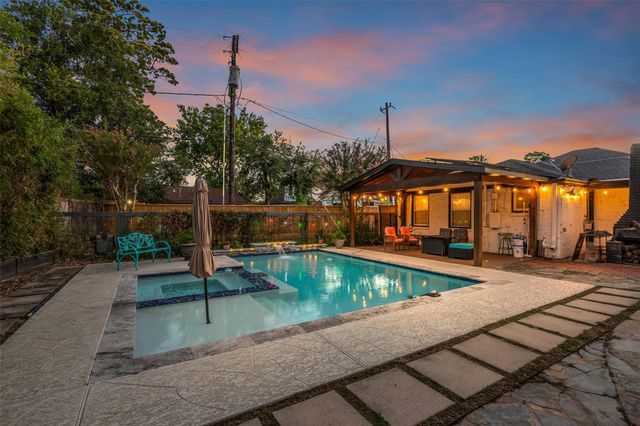 4304 Roseneath Drive, Houston, TX 77021