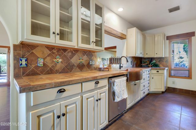 4422 E Cerrada Del Charro, Tucson, AZ 85718