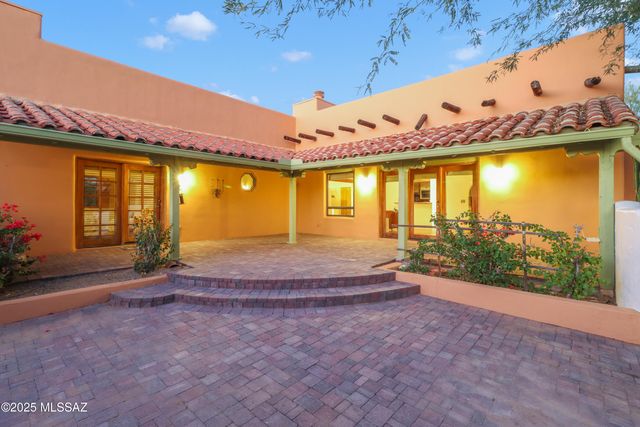 4422 E Cerrada Del Charro, Tucson, AZ 85718