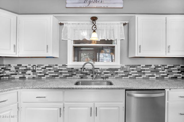 15 Cedarwood Drive, Queensbury, NY 12804