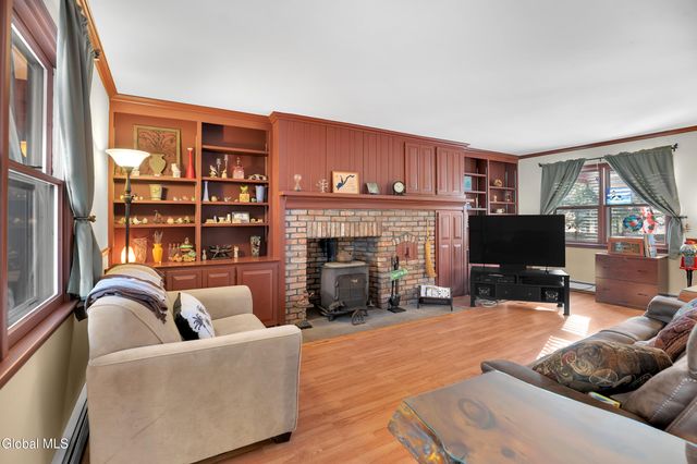 15 Cedarwood Drive, Queensbury, NY 12804