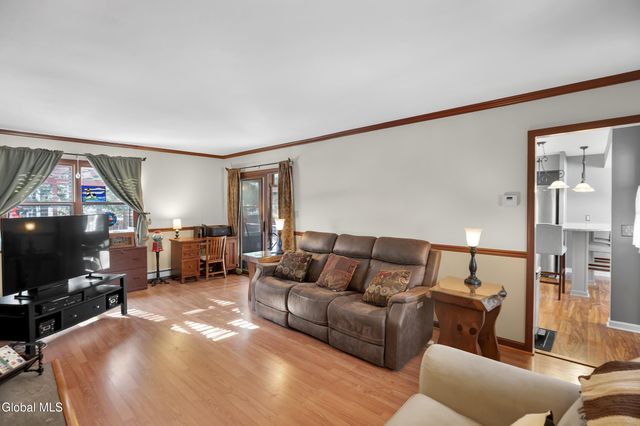 15 Cedarwood Drive, Queensbury, NY 12804