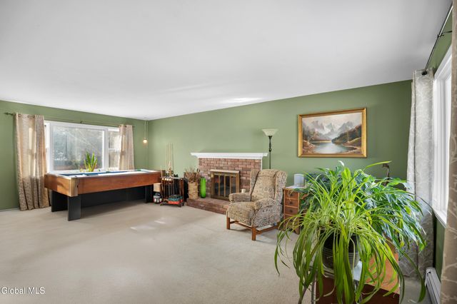 15 Cedarwood Drive, Queensbury, NY 12804