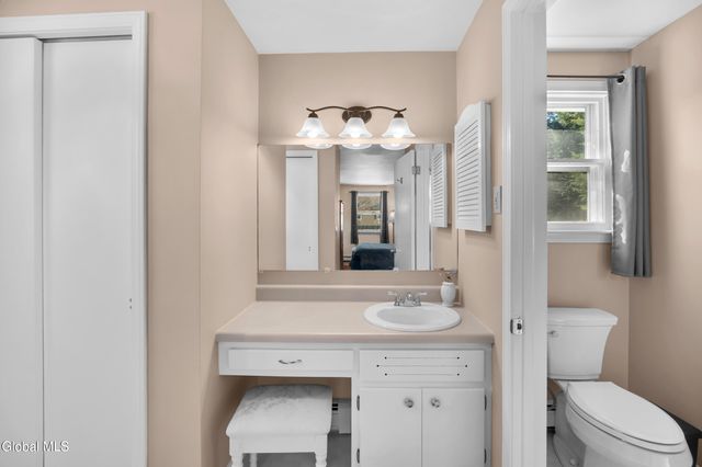 15 Cedarwood Drive, Queensbury, NY 12804