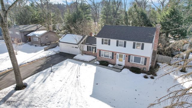 15 Cedarwood Drive, Queensbury, NY 12804