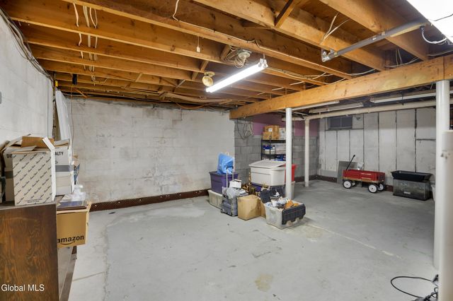 15 Cedarwood Drive, Queensbury, NY 12804