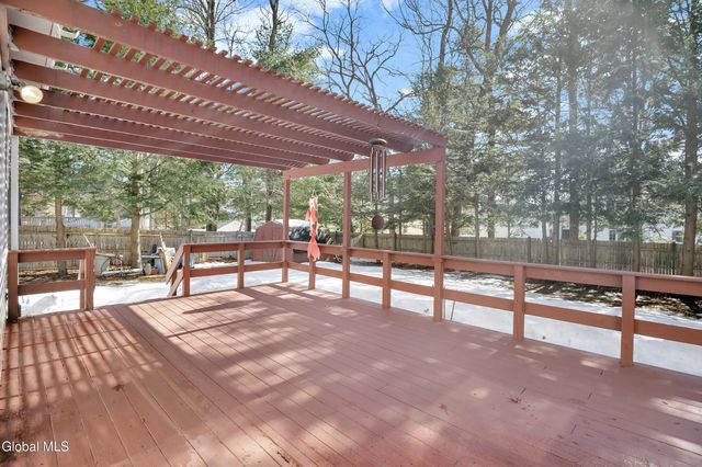 15 Cedarwood Drive, Queensbury, NY 12804