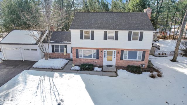 15 Cedarwood Drive, Queensbury, NY 12804