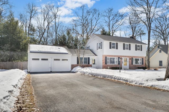 15 Cedarwood Drive, Queensbury, NY 12804