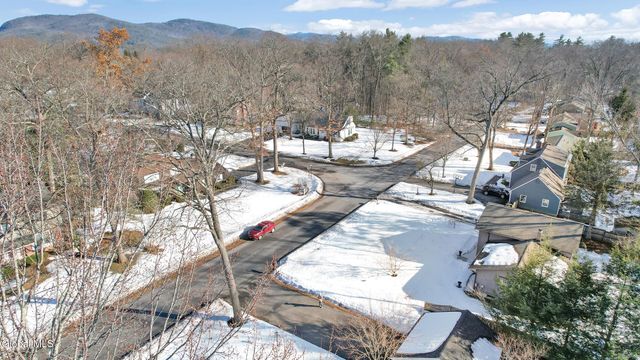 15 Cedarwood Drive, Queensbury, NY 12804