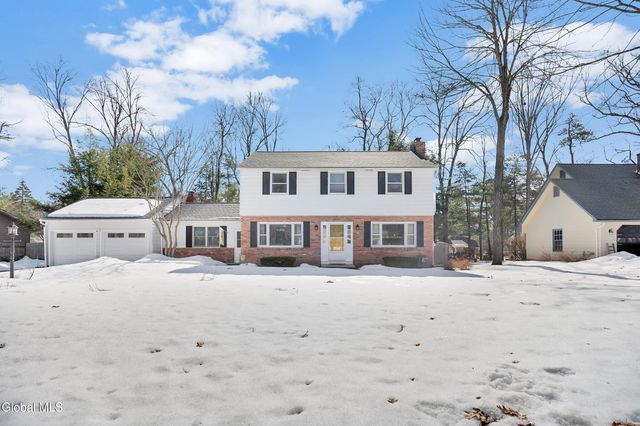 15 Cedarwood Drive, Queensbury, NY 12804