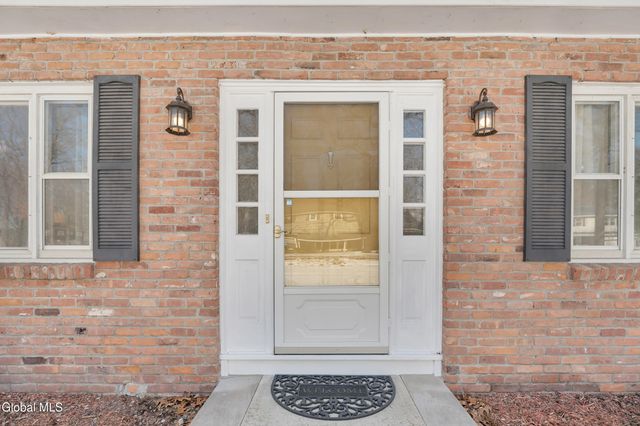 15 Cedarwood Drive, Queensbury, NY 12804