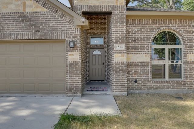1513 Galveston Street, Grand Prairie, TX 75051