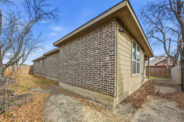 1513 Galveston Street, Grand Prairie, TX 75051