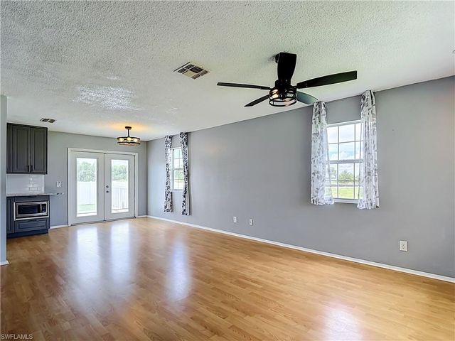 3254 Nancy CT, Lehigh Acres, FL 33971