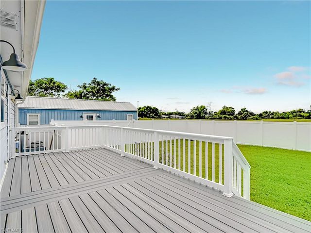 3254 Nancy CT, Lehigh Acres, FL 33971