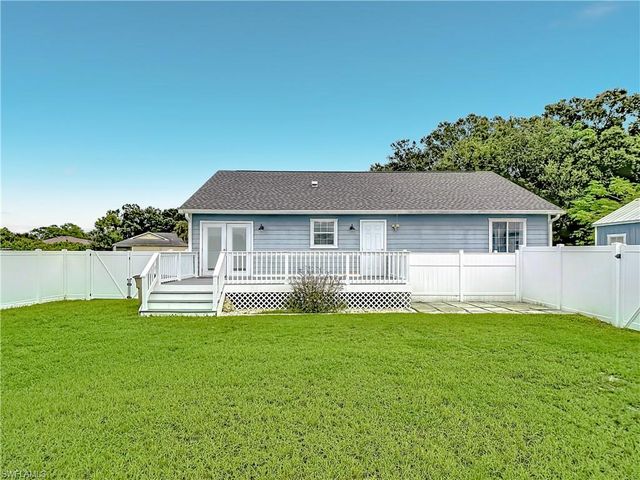 3254 Nancy CT, Lehigh Acres, FL 33971