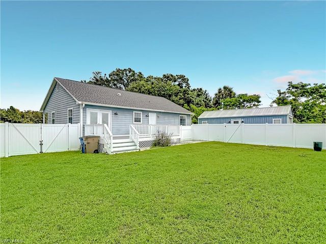 3254 Nancy CT, Lehigh Acres, FL 33971