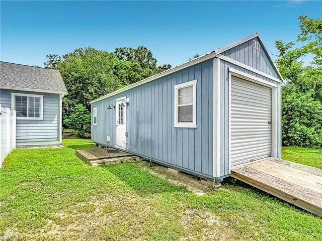 3254 Nancy CT, Lehigh Acres, FL 33971