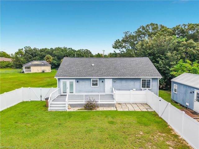 3254 Nancy CT, Lehigh Acres, FL 33971