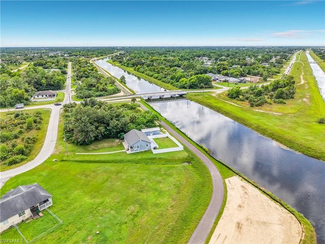 3254 Nancy CT, Lehigh Acres, FL 33971