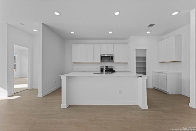 740 Horsetail Ln, New Braunfels, TX 78130