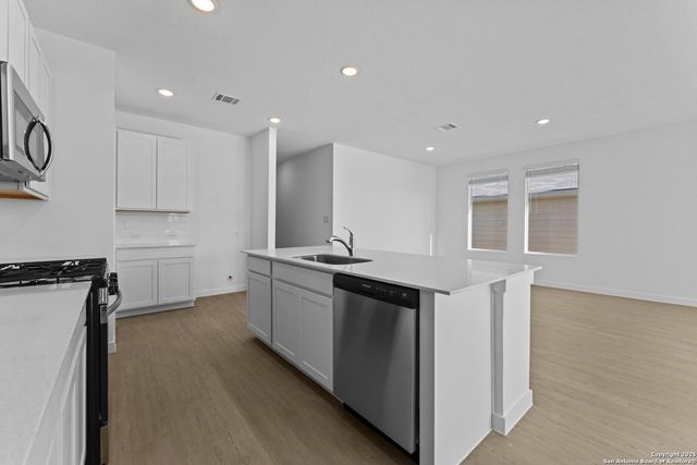 740 Horsetail Ln, New Braunfels, TX 78130