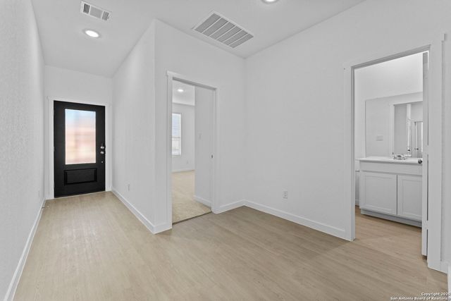 740 Horsetail Ln, New Braunfels, TX 78130