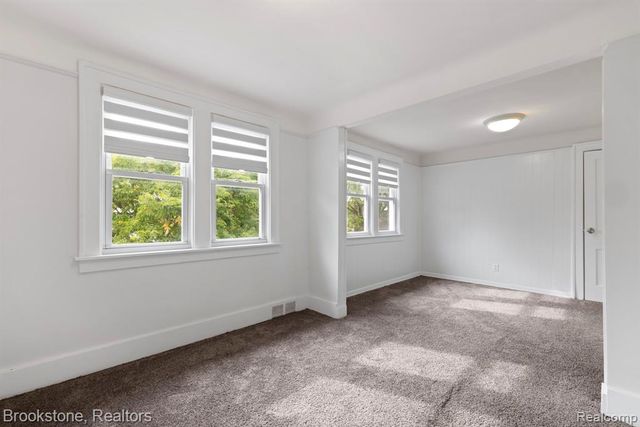 4760 Curtis Street, Dearborn, MI 48126