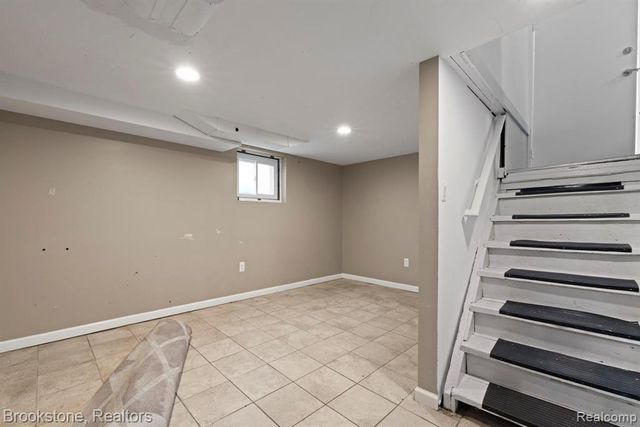 4760 Curtis Street, Dearborn, MI 48126