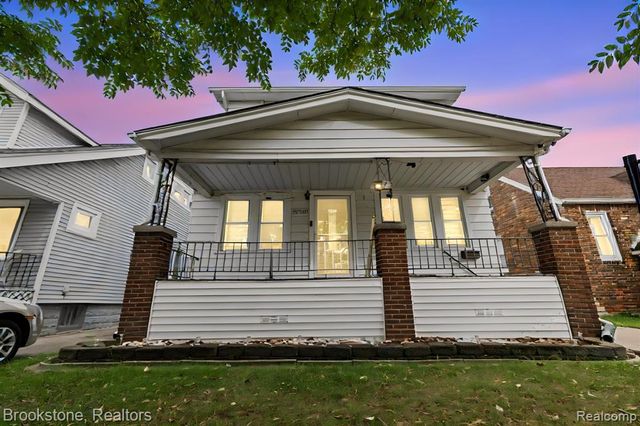 4760 Curtis Street, Dearborn, MI 48126