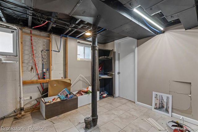 4760 Curtis Street, Dearborn, MI 48126