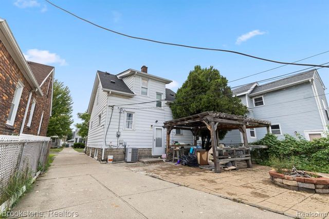 4760 Curtis Street, Dearborn, MI 48126