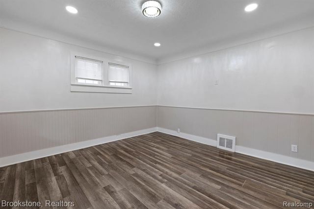 4760 Curtis Street, Dearborn, MI 48126