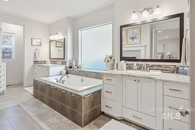 5893 N Senita Hills Ave, Meridian, ID 83646