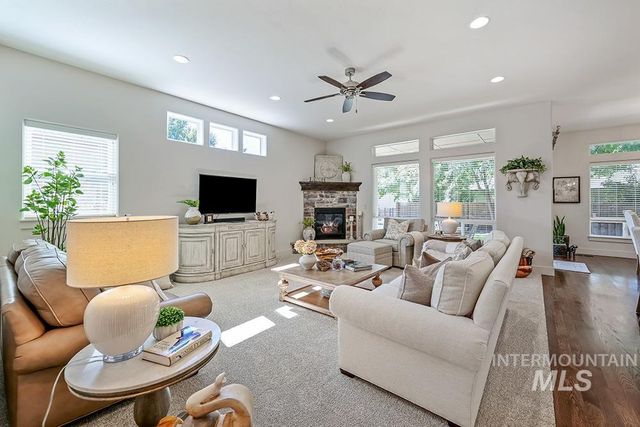 5893 N Senita Hills Ave, Meridian, ID 83646