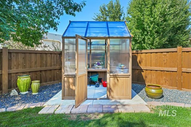 5893 N Senita Hills Ave, Meridian, ID 83646