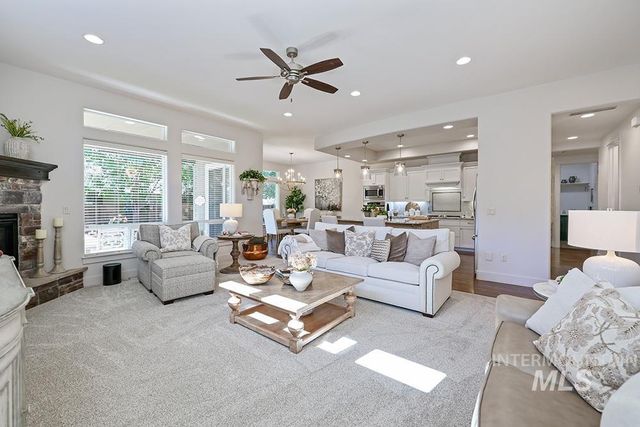 5893 N Senita Hills Ave, Meridian, ID 83646